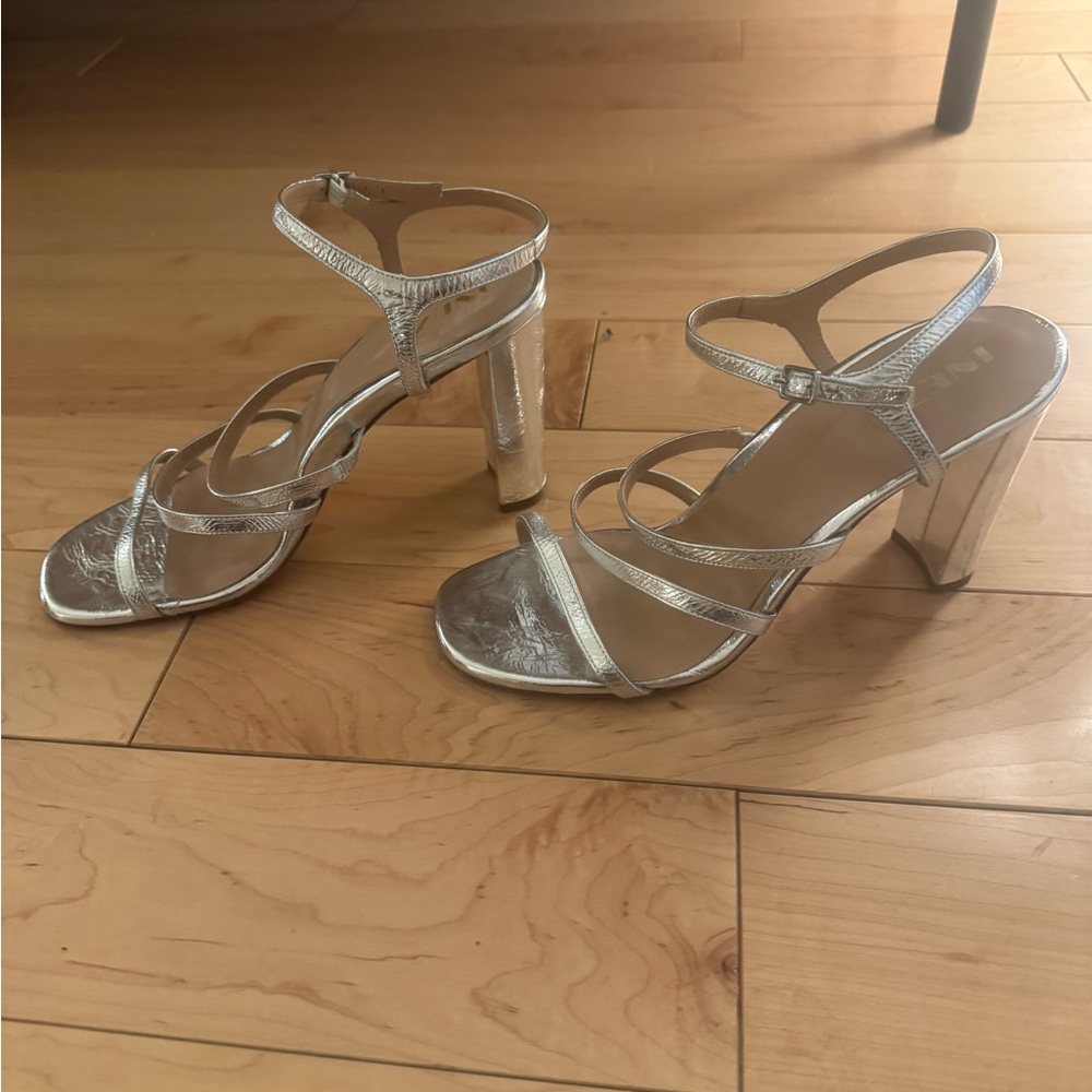 INEZ Sasha: Silver Crinkle Metallic - Picture 7 of 9